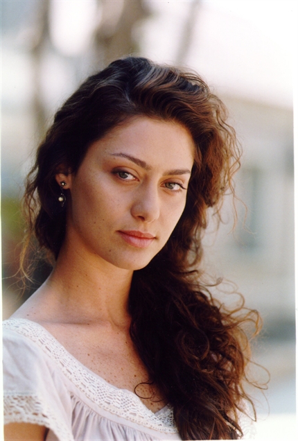Em entrevista, a atriz já chegou a afirmar que sua carreira nas passarelas não chegou a ser tão expressiva, e que o sucesso veio com as aulas de interpretação. Seu trabalho mais famoso como modelo seria a abertura da novela <i>A Indomada</i>.