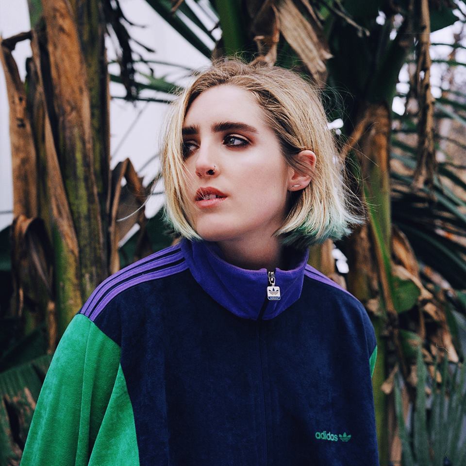 Shura lançou dois singles incríveis nesse ano, 2Shy e White Light (que ganhou um clipe que é uma verdadeira viagem). Ela tem lançado coisas soltas desde 2013, mas deve liberar um álbum completo ainda esse ano.