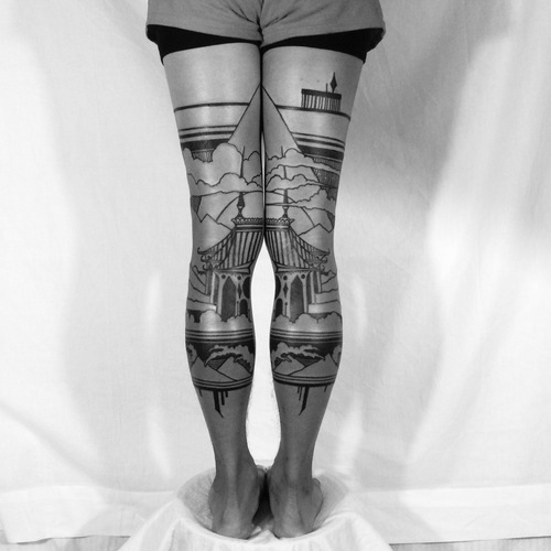 Dupla de artistas é especialista em tattoos que se completam