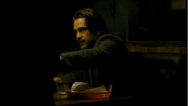 Depois vai pro bar. Aliás, essa galera adora um bar. O programa devia chamar Drunk Detective.