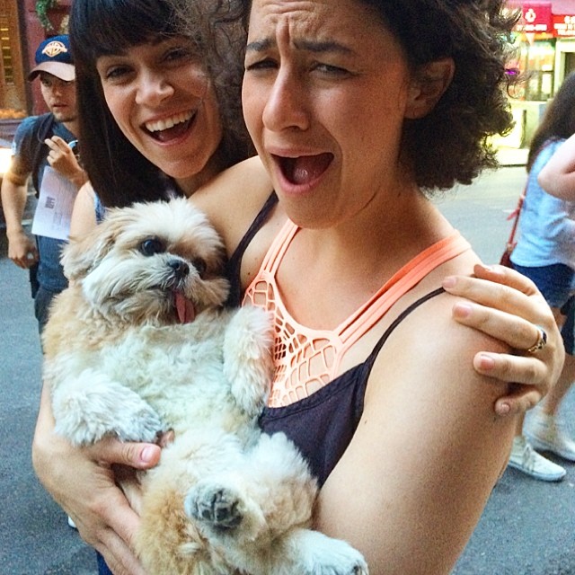 Com a Ilana Glazer e a Abbi Jacobson, de 