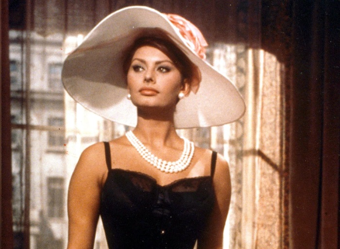 A diva máxima italiana. Uma das mulheres mais simbólicas do cinema mundial. Aos 81, continua bela