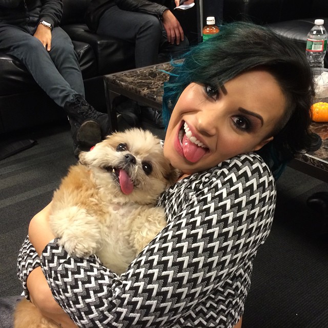 Com a Demi Lovato