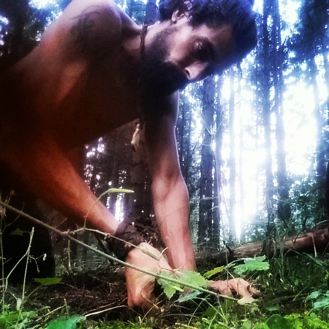 O belga deixou o emprego como vendedor para ir morar na selva