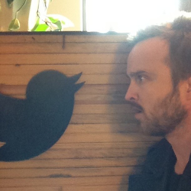 Aaron não só parece, como é o cara mais simpático do bairro E das redes sociais dos famosos!