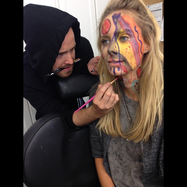 Para pinturas faciais em festinhas infantis, chame Jesse Pinkman!
