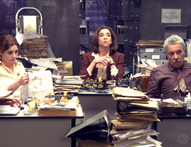 Durou pouco esta série ácida com bom elenco, satirizando o mundo das repartições públicas