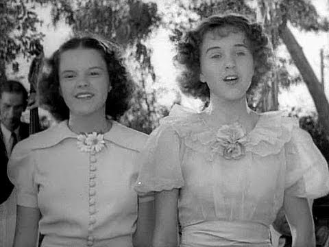 Mas Deanna detestava ser atriz e largou tudo em 1948. Na foto, de 1936, ela contracena com... Judy Garland