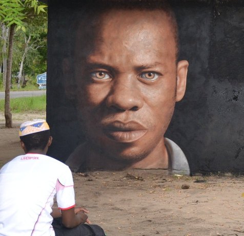 Italiano faz grafites hiper-realistas gigantes usando latas de spray