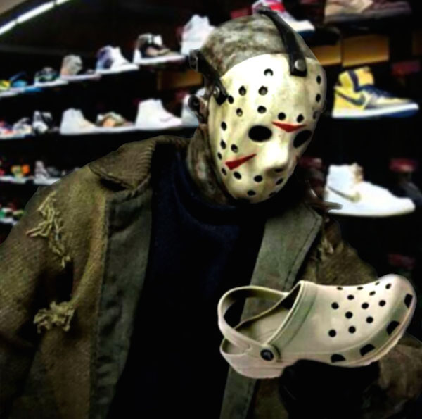 Jason e uma crocs, uma dupla de matar (foi uma piada, mas foi uma piada ruim)