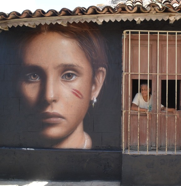 Italiano faz grafites hiper-realistas gigantes usando latas de spray