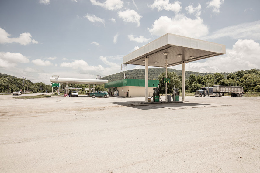 Robert Götzfried viajou o sul dos EUA para fazer a série de retratos Fill'er up!