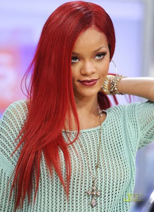 Vejam só! Riri e seus 1.800 cabelos diferentes: ela fica sensacional ruivona