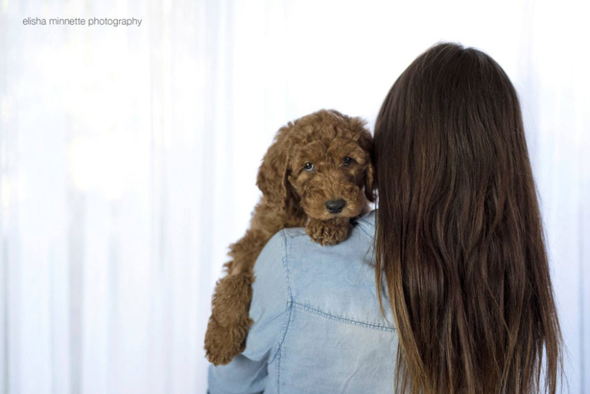 O casal Abby Lee e Matt Kay fizeram um ensaio com o cachorro deles