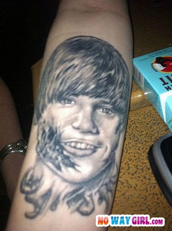 Isso é um Justin Bieber zumbi?