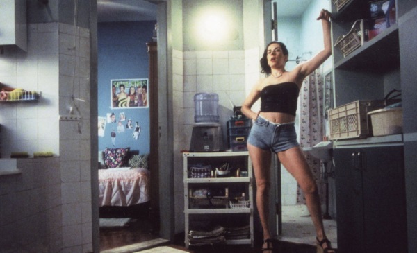 O filme de 2001 marcou um ponto ao criar um retrato divertido e ao mesmo tempo crítico sobre o universo das empregadas