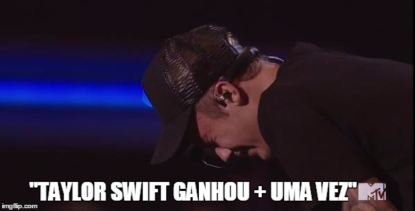 Ninguém aguenta mais tanto prêmio, intervenção já!