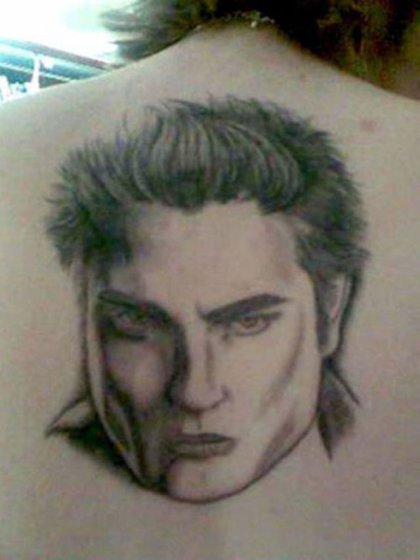 Se a ideia era tatuar m vampiro assustador, prbns, rolou super!