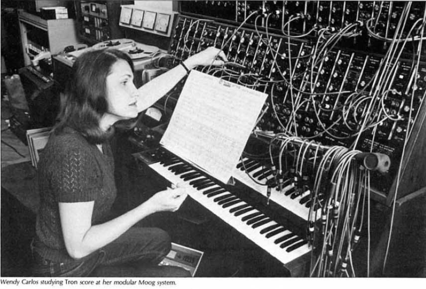 Wendy Carlos com sistema modular Moog
