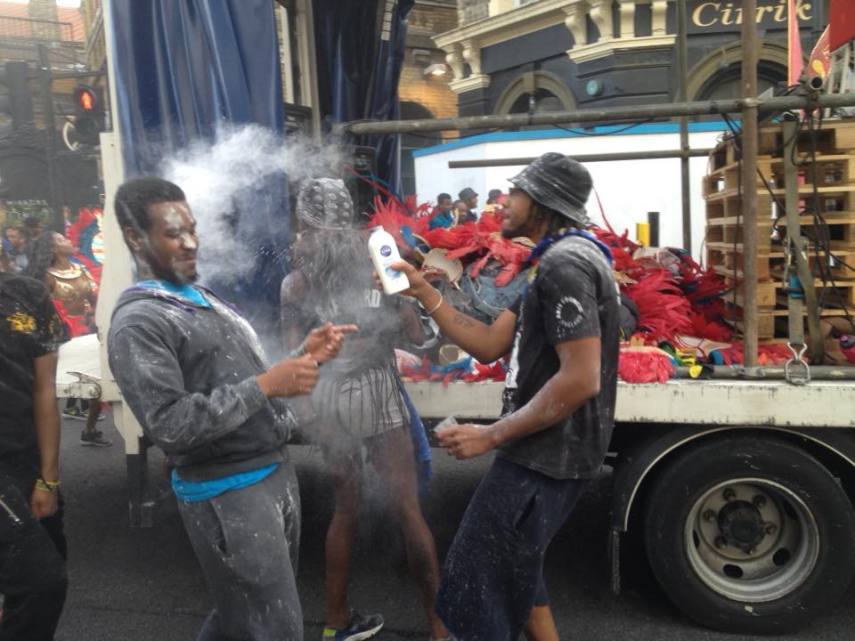 O carnaval de rua de Notting Hill é um doideira só