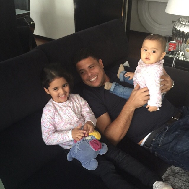 Essa é a fase em que o Ronaldo tá curtindo a família adoidado