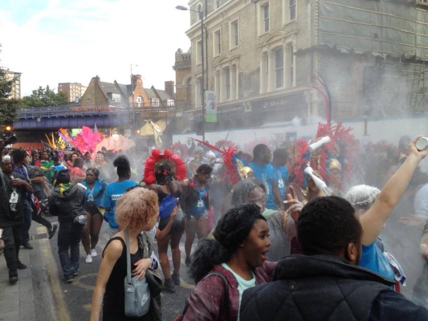 O carnaval de rua de Notting Hill é um doideira só