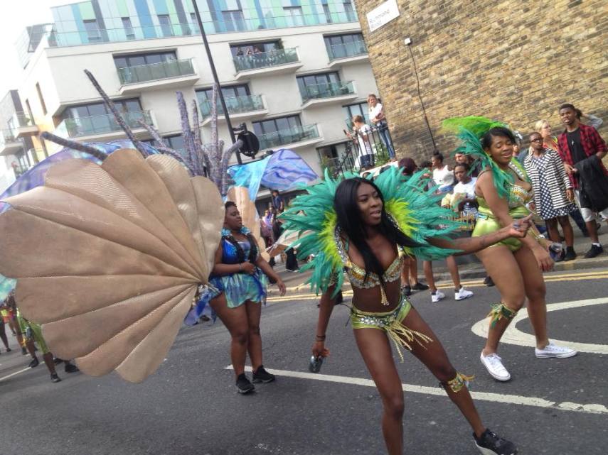 O carnaval de rua de Notting Hill é um doideira só