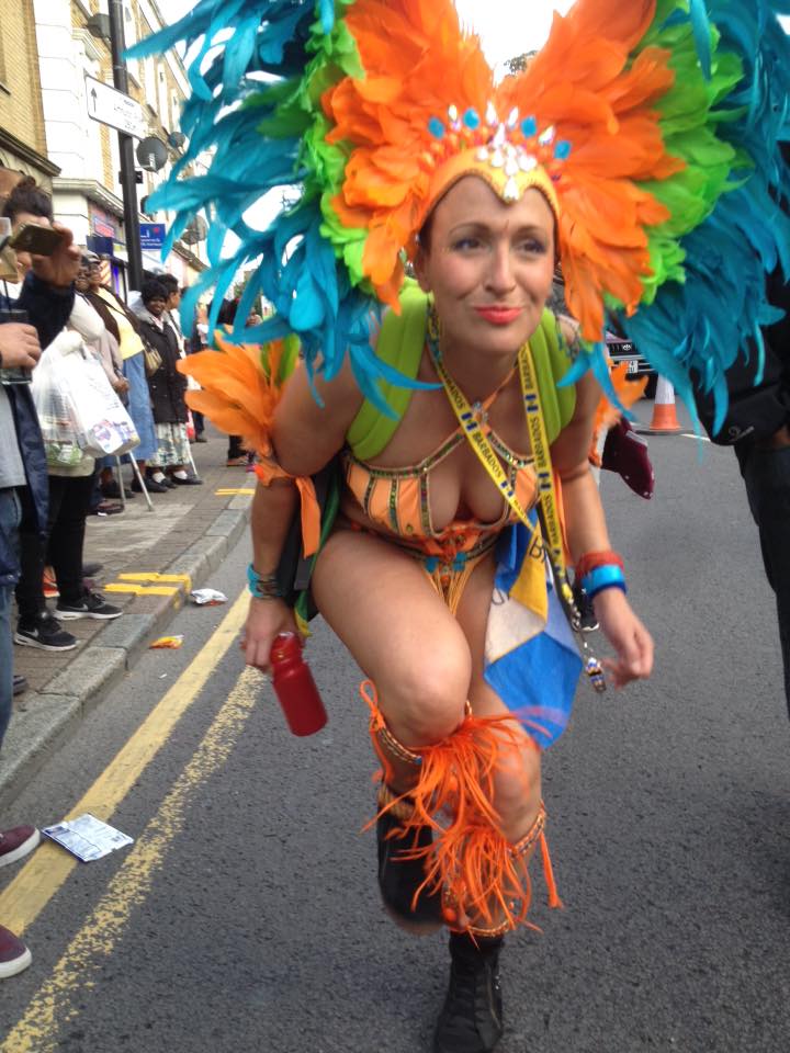O carnaval de rua de Notting Hill é um doideira só