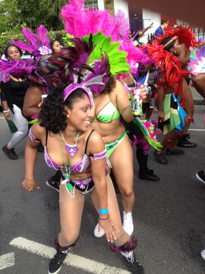 O carnaval de rua de Notting Hill é um doideira só