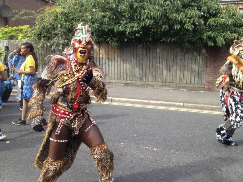 O carnaval de rua de Notting Hill é um doideira só