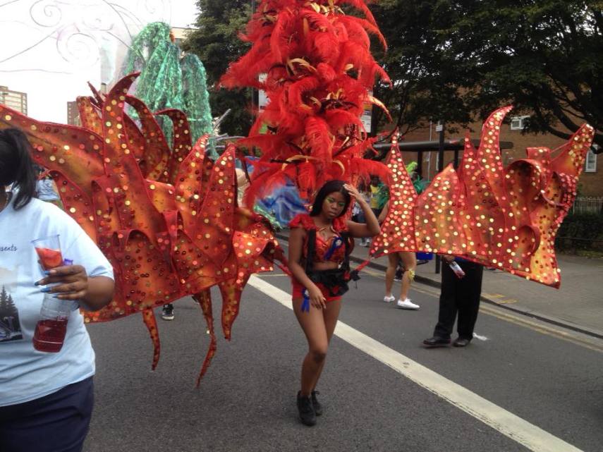 O carnaval de rua de Notting Hill é um doideira só