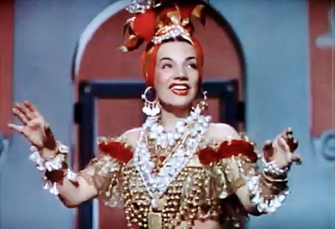 Para encerrar, aquela que foi a imagem do Brasil em Hollywood por muito tempo: a portuguesa Carmen Miranda, que estreou em Hollywood com Serenata Tropical (1940), que se passava na Argentina!