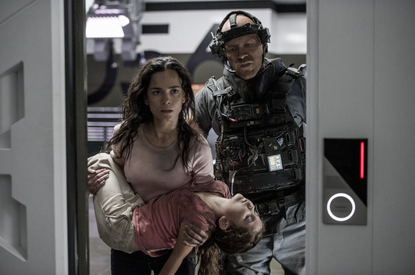 E em 2013, Elysium, com Wagner Moura no elenco. Alice Braga é hoje a brasileira mais bem-sucedida em Hollywood