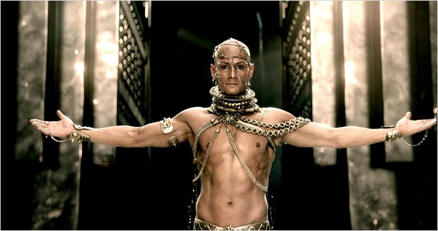 Com 300 (2006), vivendo o Rei Xerxes, Santoro decolou de vez em Hollywood (apesar do look 