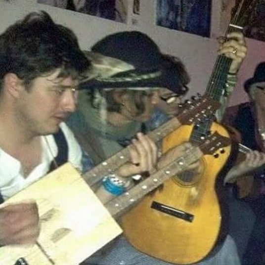 Rolando uma jam com os Mumford & Sons