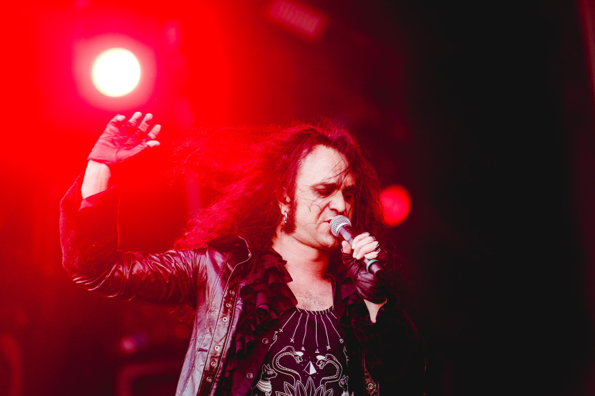 Moonspell e Derrick Green