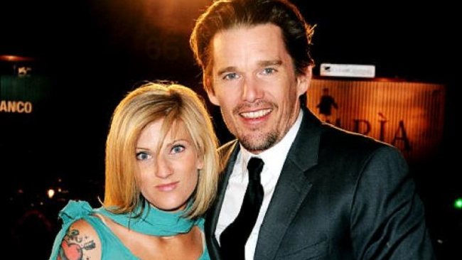 Anos atrás, Ethan Hawke se divorciou da atriz Uma Thurman e casou com Ryan Shawhughes, a então babá dos filhos. Juntos, Ethan e Ryan têm mais dois filhos e vivem um relacionamento prá lá de livre e aberto. O ator já afirmou em entrevistas que considera a fidelidade sexual uma coisa 