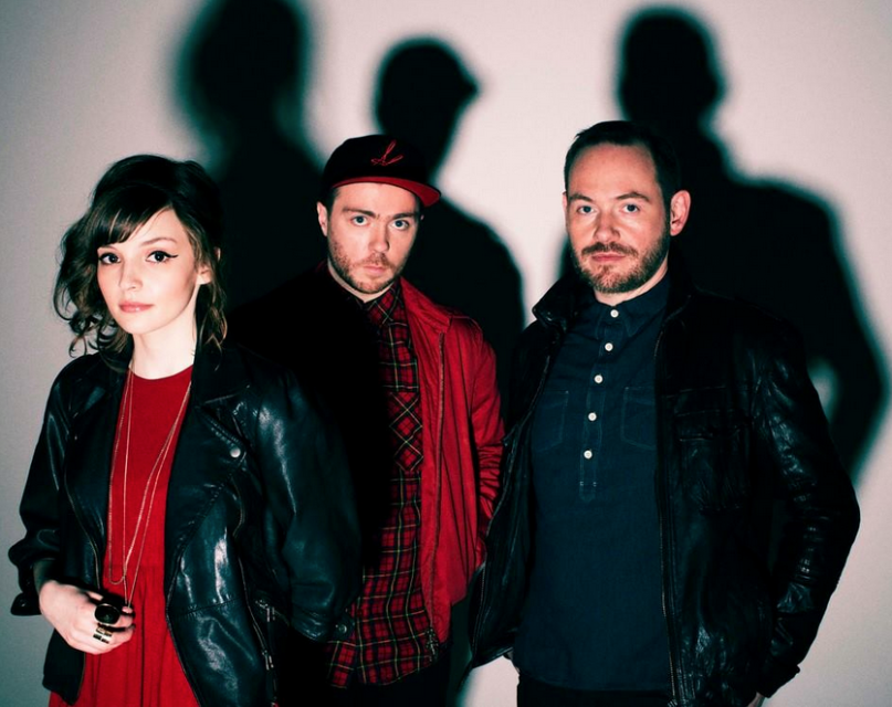 Esse v no lugar do u só tá aí pra fazer um charme. Chvrches se pronuncia 