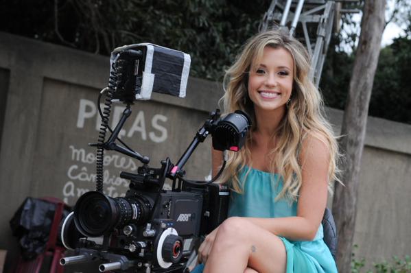 O sorrisão da Juliana Didone faz sucesso lá na gringa