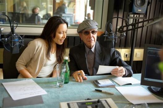 Não é só porque o cara é o Leonard Cohen que não precisa fazer um social, né