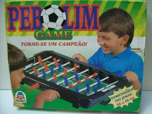 Que tal jogar pebolim em casa?