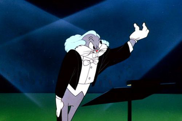 De maestro a travesti, nada é empecilho para esta lebre.