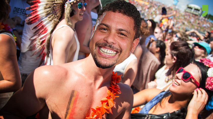 É fácil se enquadrar no dress code do festival belga que aportou este ano no Brasil, basta exibir o peitoral malhado. Cresce, monstro!