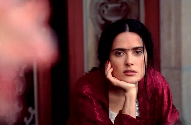 A atriz também precisou mergulhar de cabeça na vida de Frida Kahlo. Mas o sangue latino da Salma Hayek deu uma facilitada nesse processo, né?