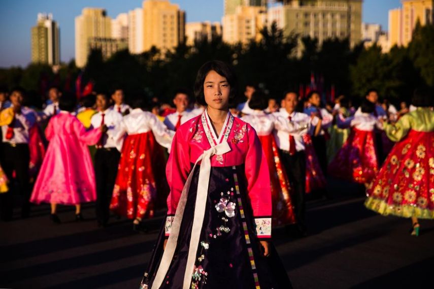 Mihaela Noroc viagou à Corei do Norte para fotografar a beleza e os estilo das mulheres locais