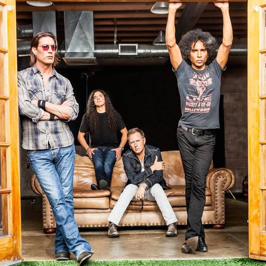 Alice in Chains, entre  US$ 350 mil (R$ 1.374 milhão) e US$ 499.999 (R$ 1.964 milhão).