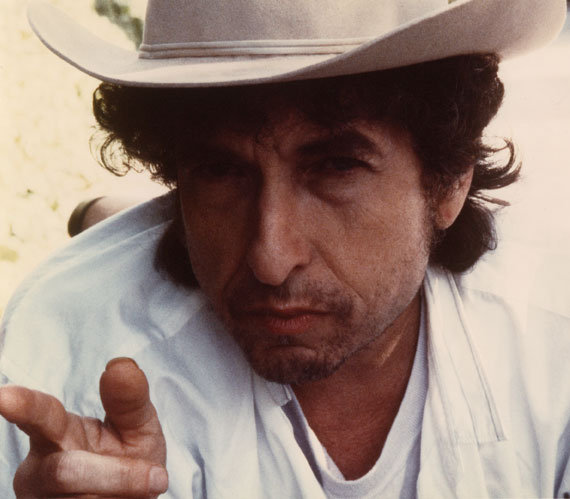 Bob Dylan, entre US$ 250 mil (R$ 980) e US$ 349.999 (R$ 1.373 milhão).