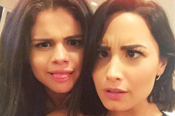 Rolaram umas polêmicas aí e uma entrevista em que a Demi explicava por que não era mais amiga da Selena. A bad vibe passou e elas continuam amigas SIM! Afinal, que amizade não passa por esses períodos mais complicados?