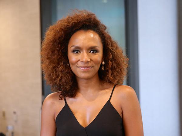 Janet é uma famosa ativista trans. escritora e apresentadora do programa 