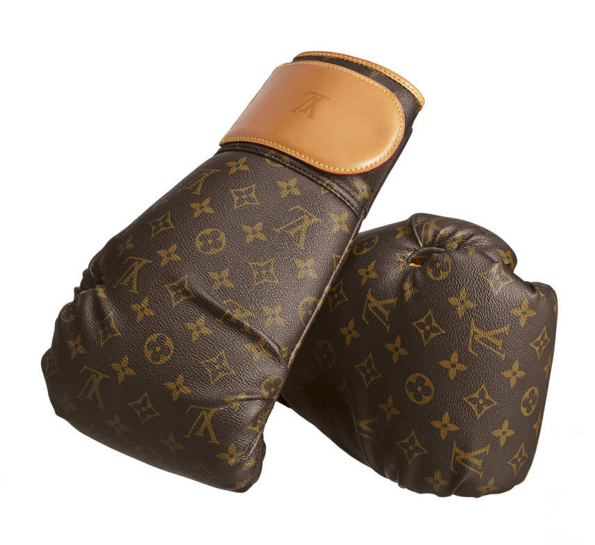 As luvas de boxe foram lançadas em uma edição limitada da Louis Vuitton. Quem curtiu precisou desembolsar um belo dinheiro, já que elas custavam $ 6.000 (cerca de R$ 23 mil) 